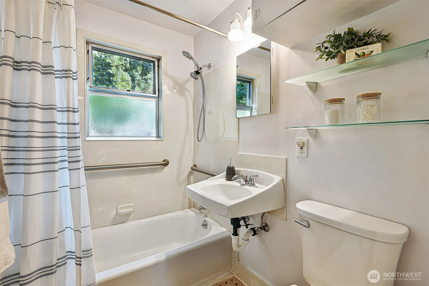 8008 38th Avenue NE, Seattle, WA 98115