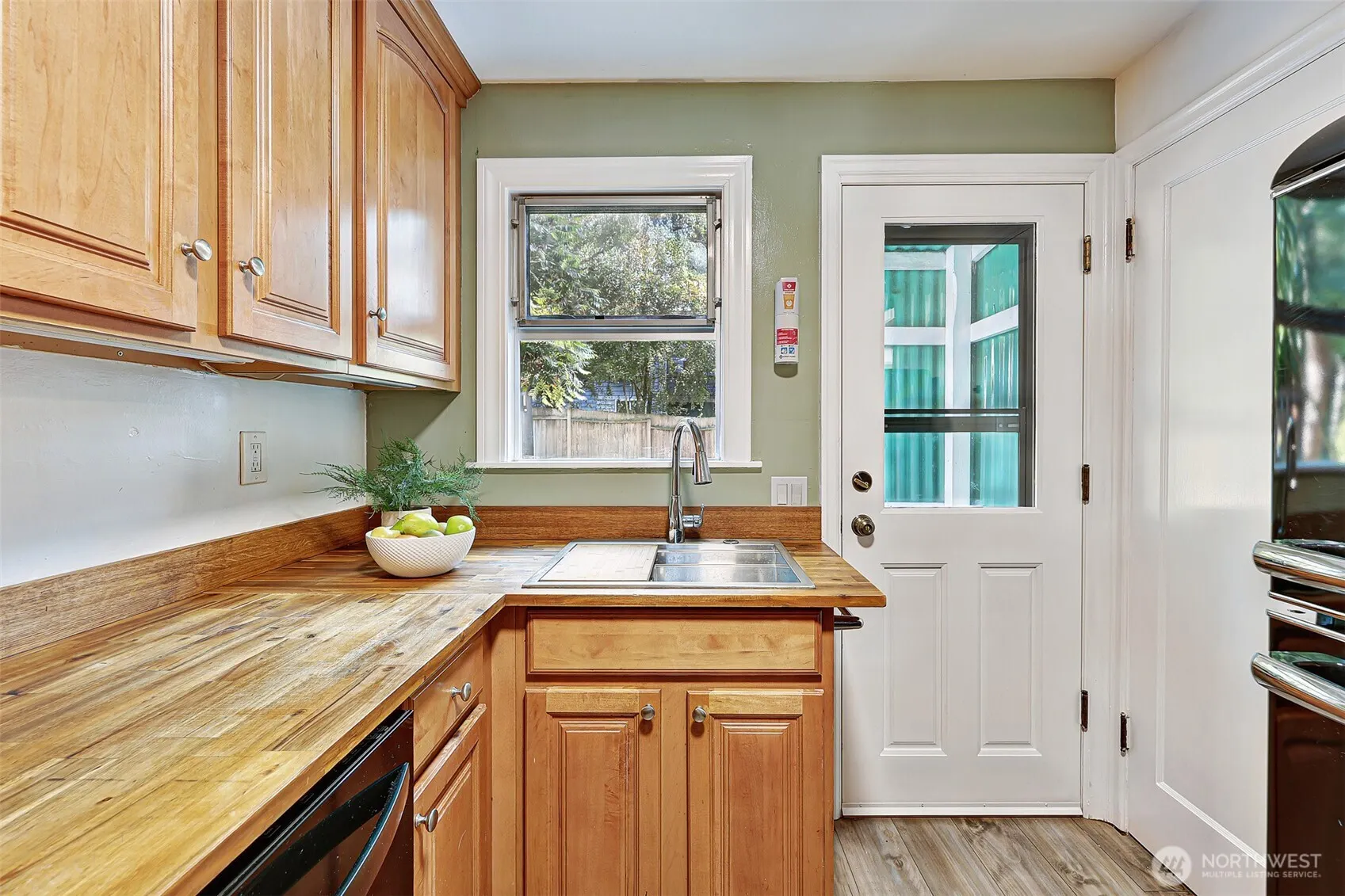 8008 38th Avenue NE, Seattle, WA 98115