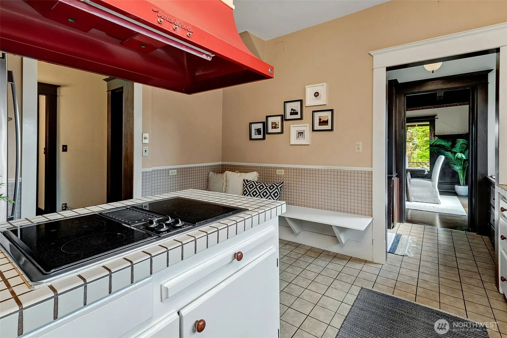 9733 Arrowsmith Avenue S, Seattle, WA 98118