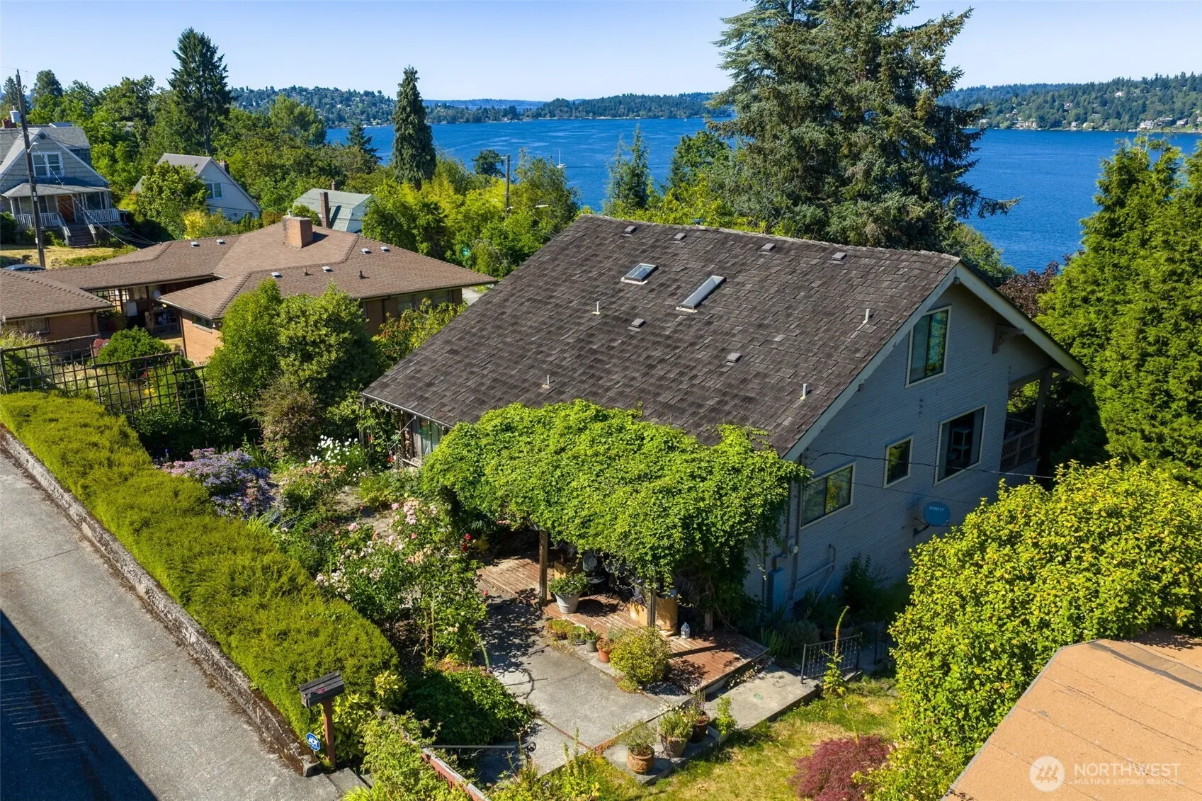 9733 Arrowsmith Avenue S, Seattle, WA 98118