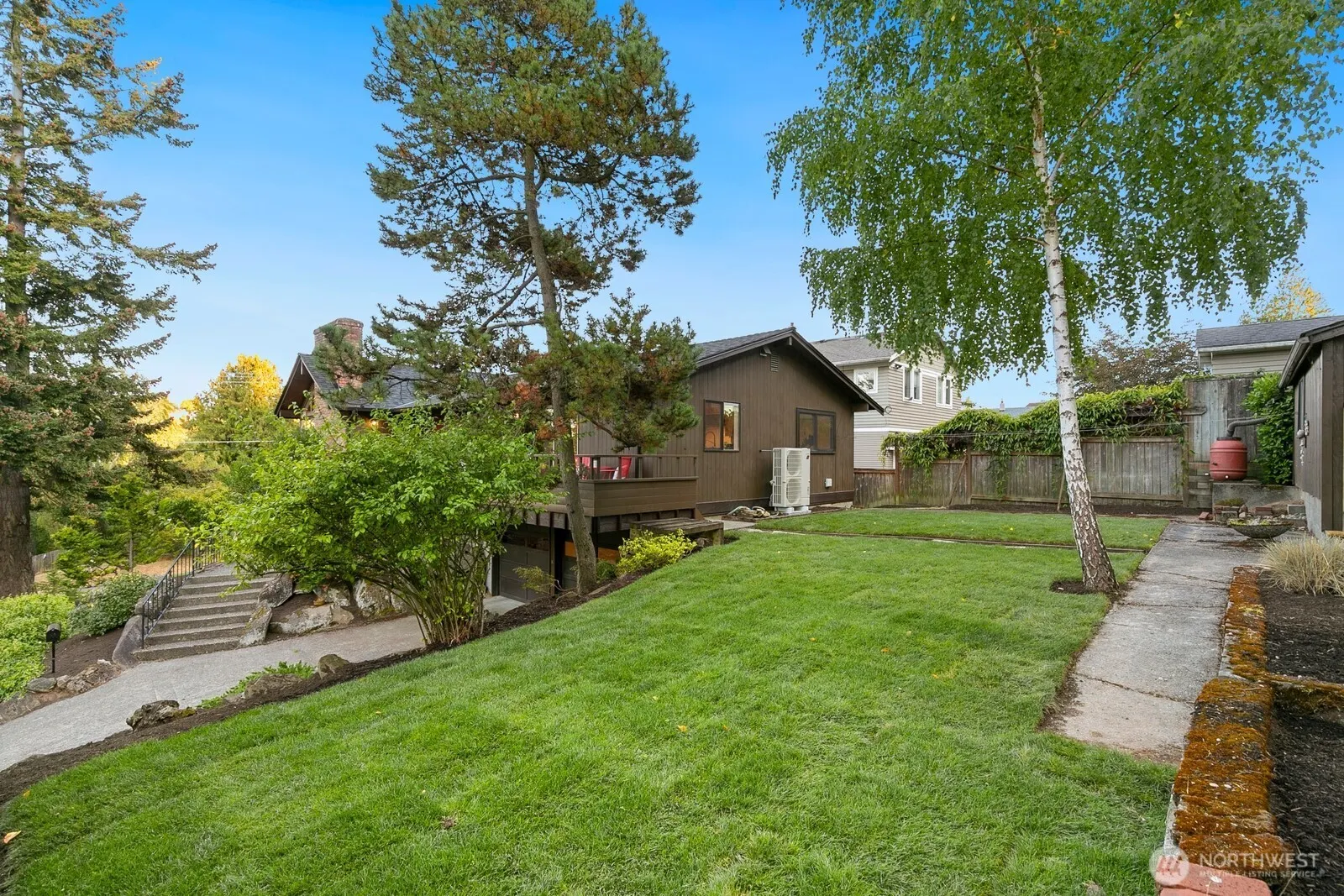 3455 35th Ave W , Seattle, WA 98199