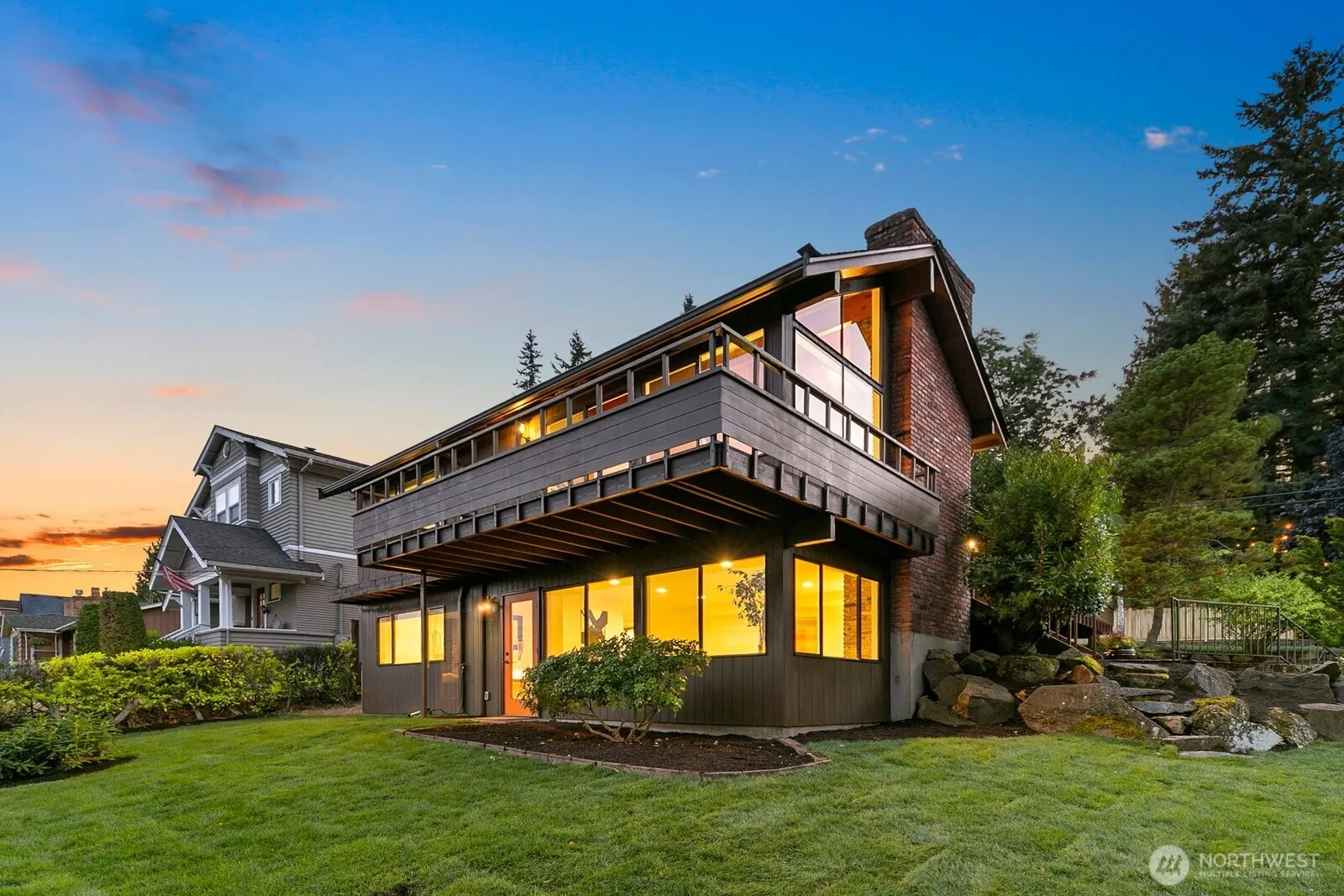3455 35th Ave W , Seattle, WA 98199