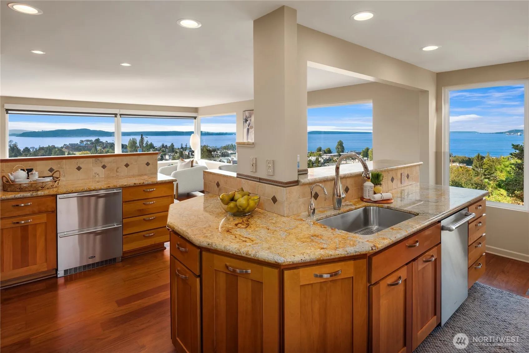 3326 58th Avenue SW, Seattle, WA 98116