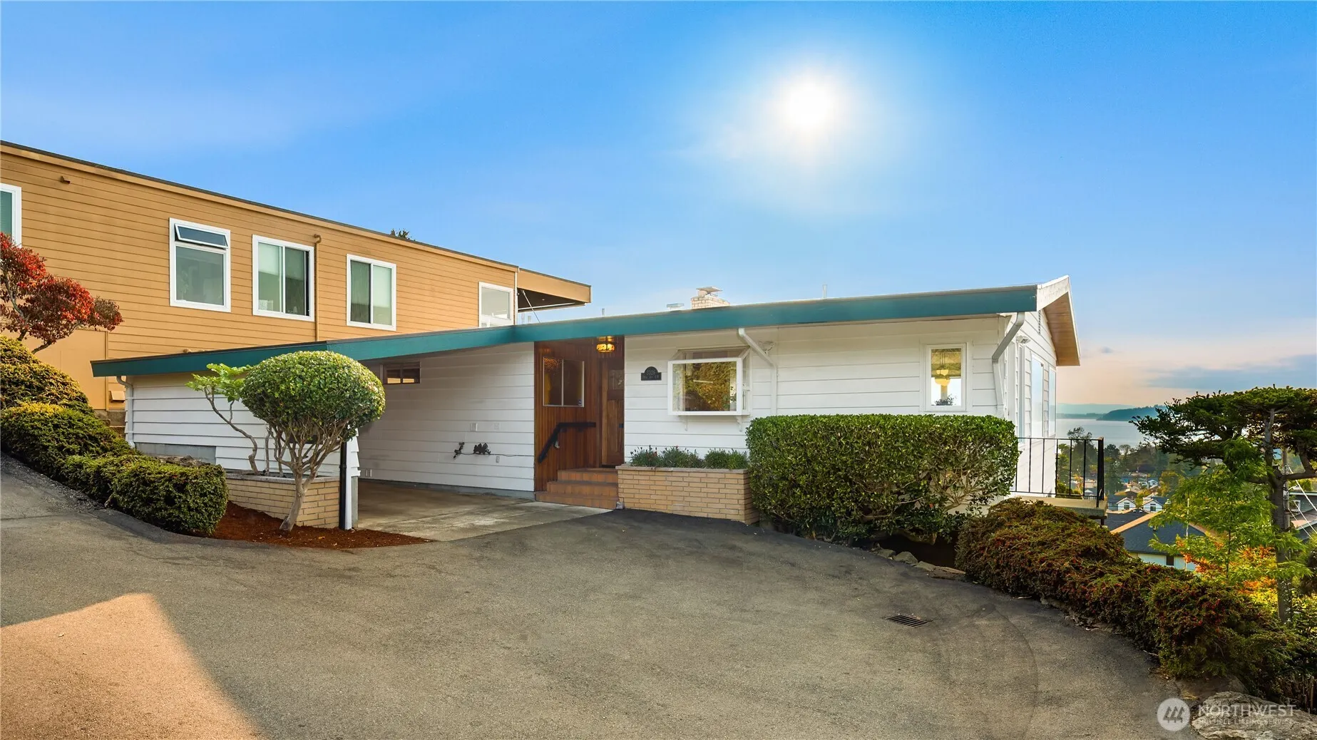 3326 58th Avenue SW, Seattle, WA 98116