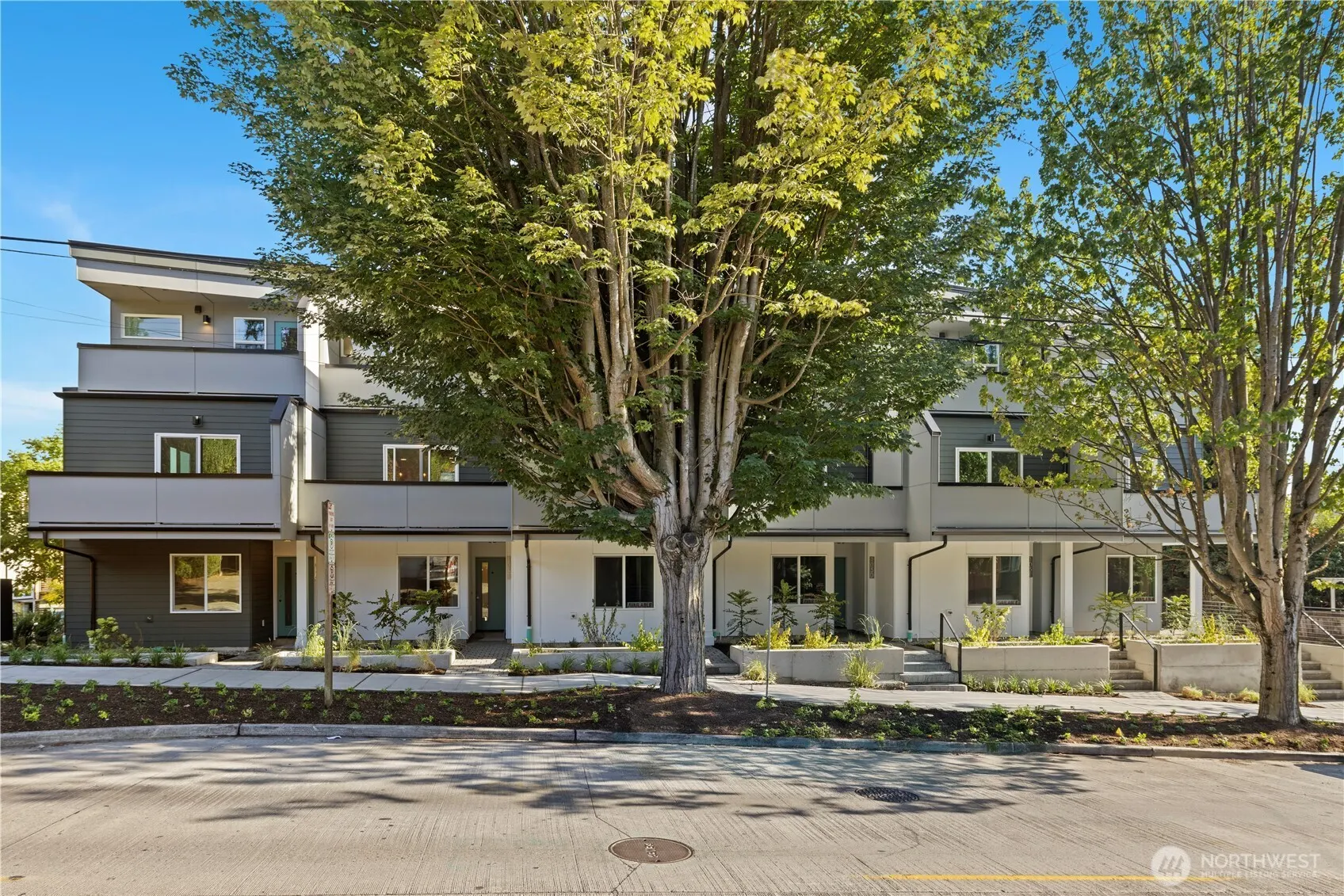 105 D NW 39th Street , Seattle, WA 98107