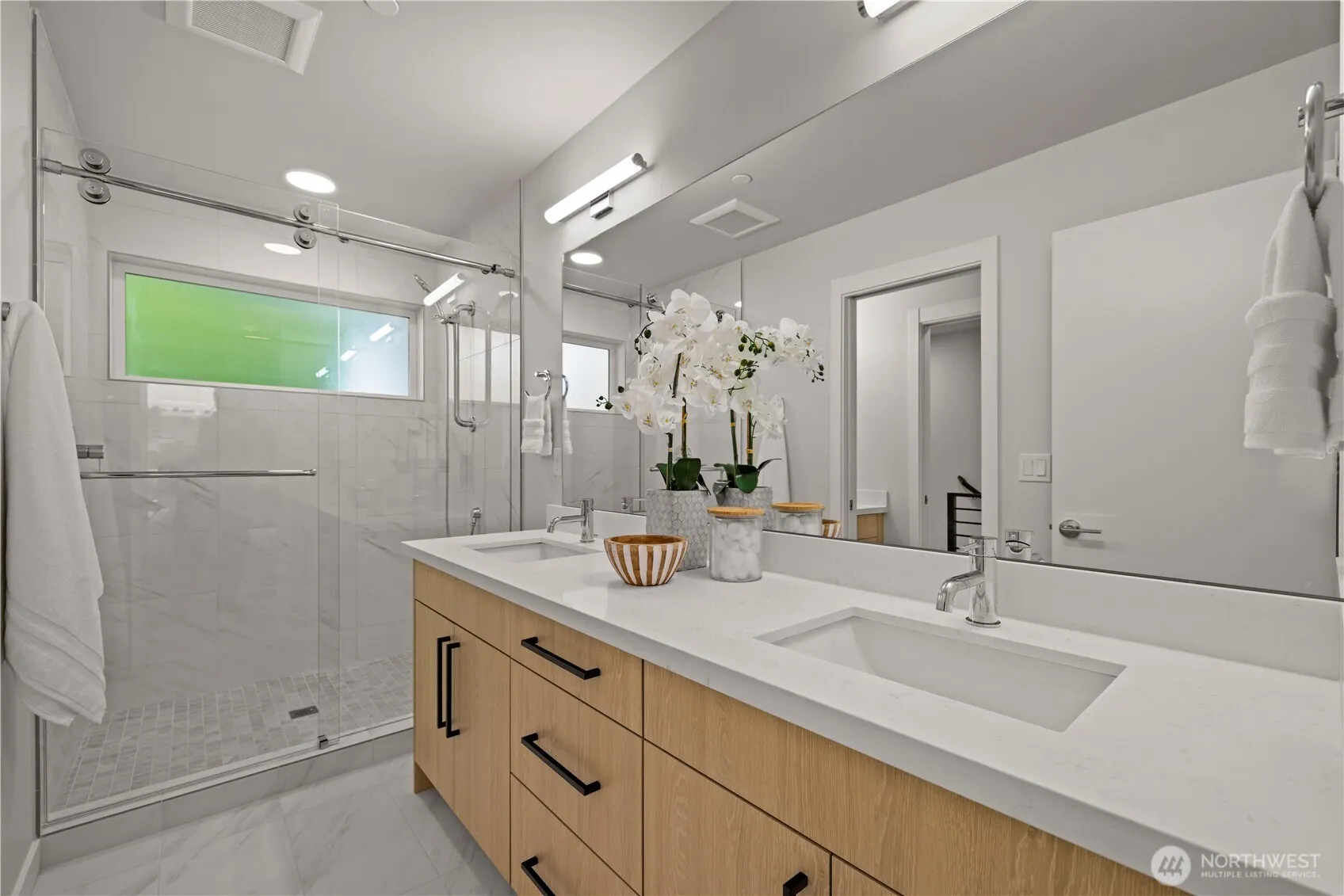 105 D NW 39th Street , Seattle, WA 98107