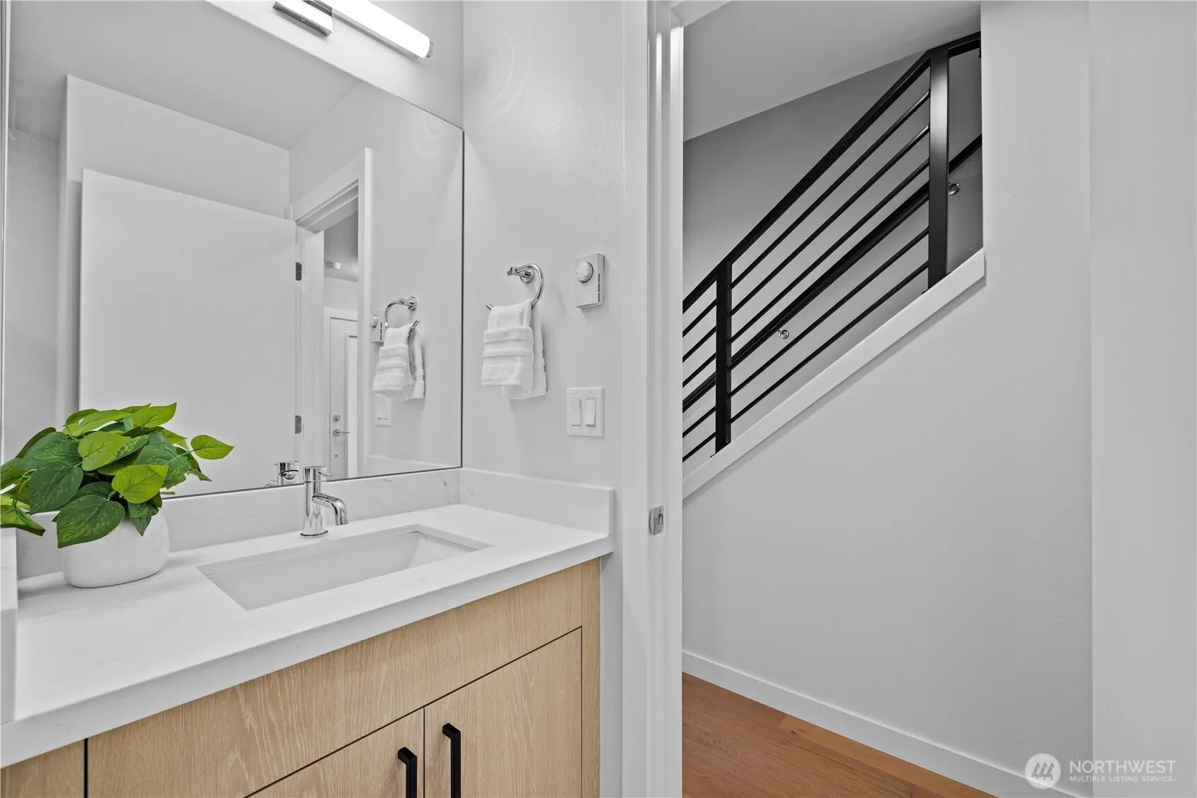 105 D NW 39th Street , Seattle, WA 98107