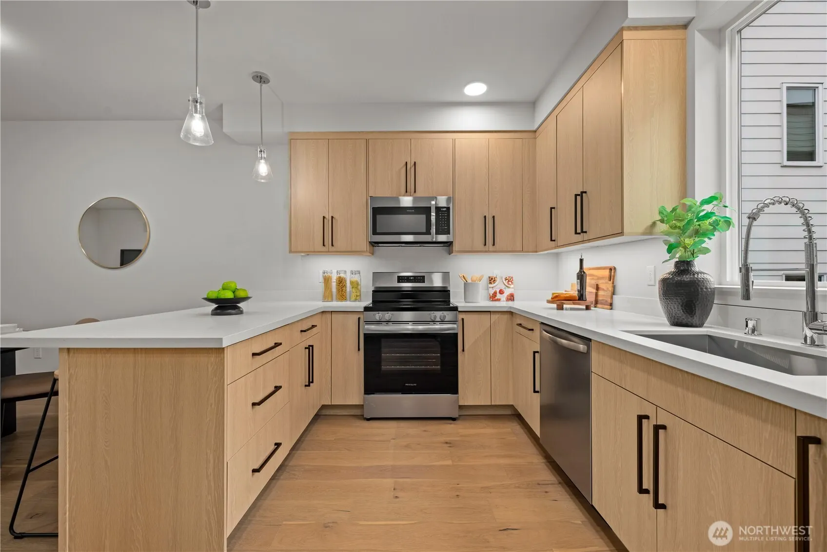 105 D NW 39th Street , Seattle, WA 98107