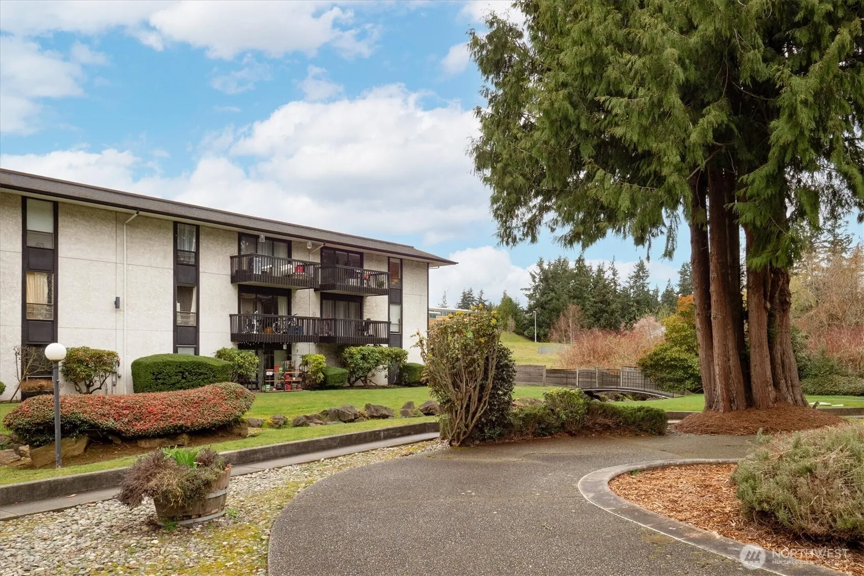 19411 56th Avenue W #321, Lynnwood, WA 98036