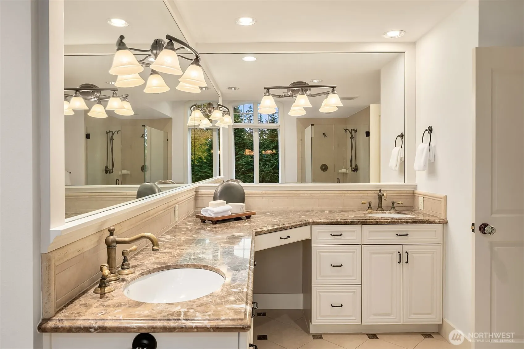 10605 SE 30th Street , Bellevue, WA 98004
