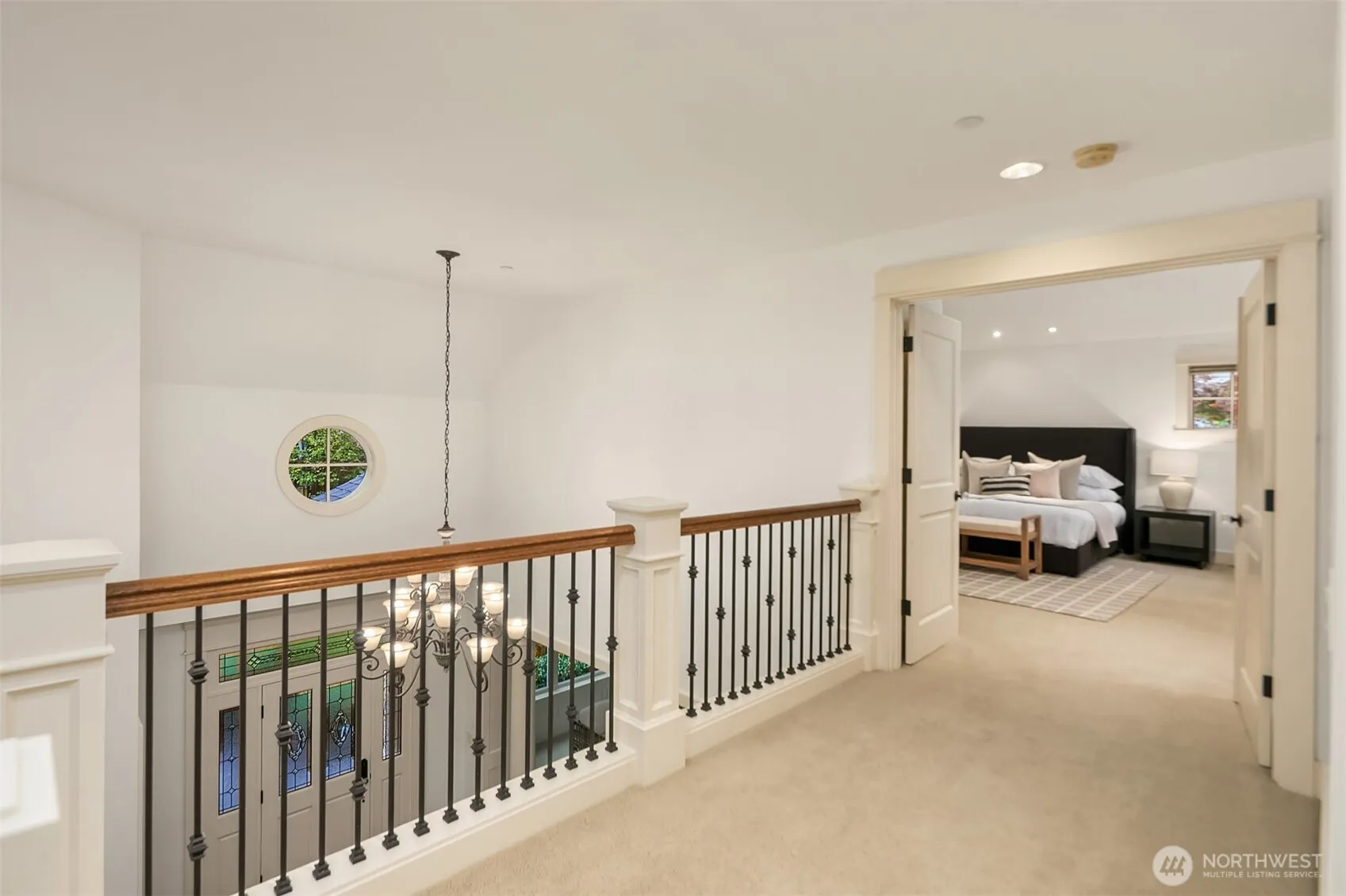 10605 SE 30th Street , Bellevue, WA 98004
