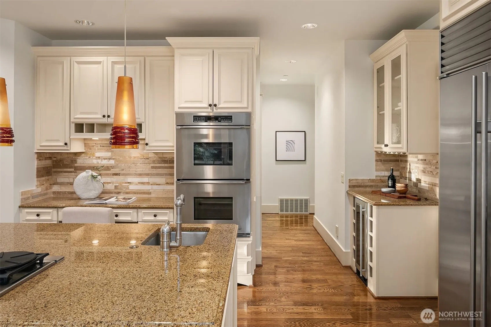 10605 SE 30th Street , Bellevue, WA 98004