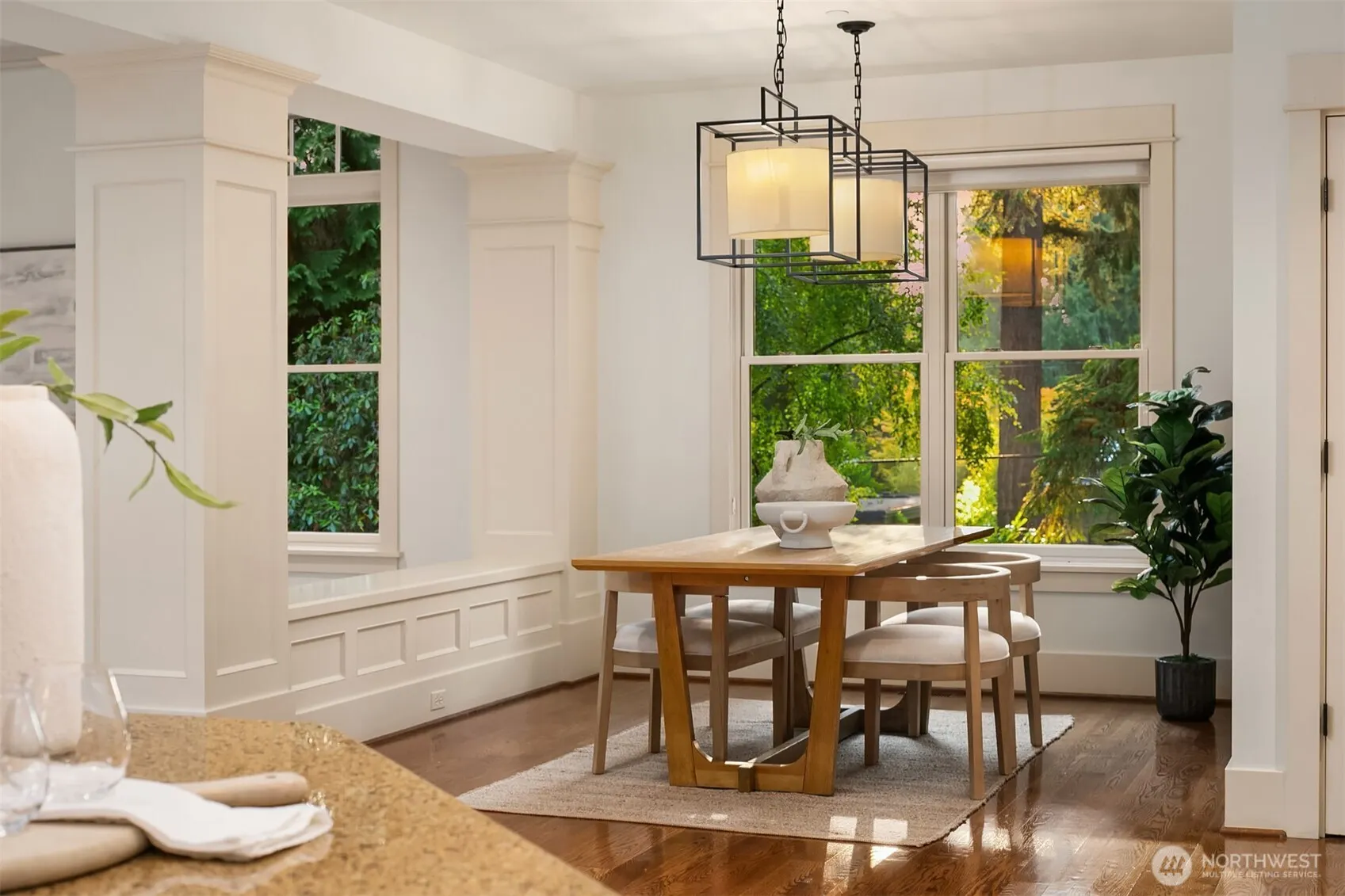 10605 SE 30th Street , Bellevue, WA 98004
