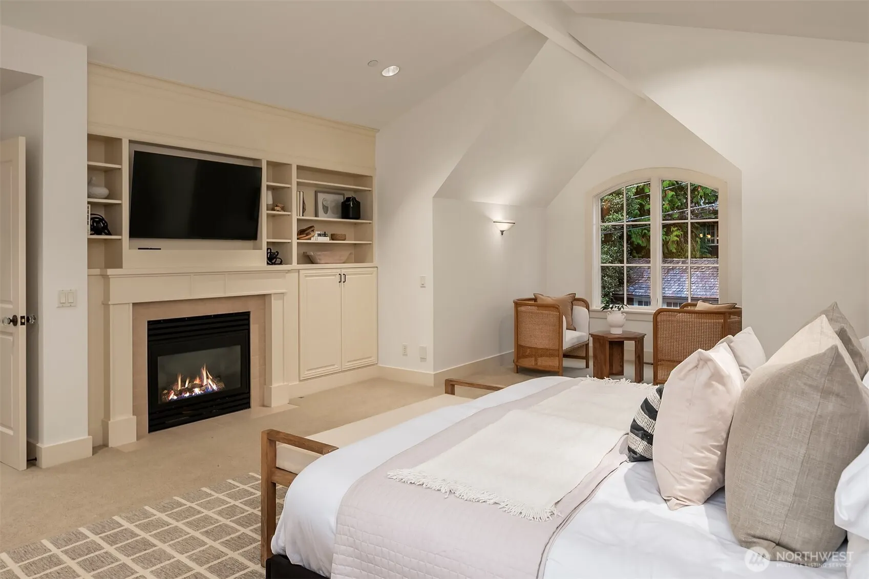 10605 SE 30th Street , Bellevue, WA 98004