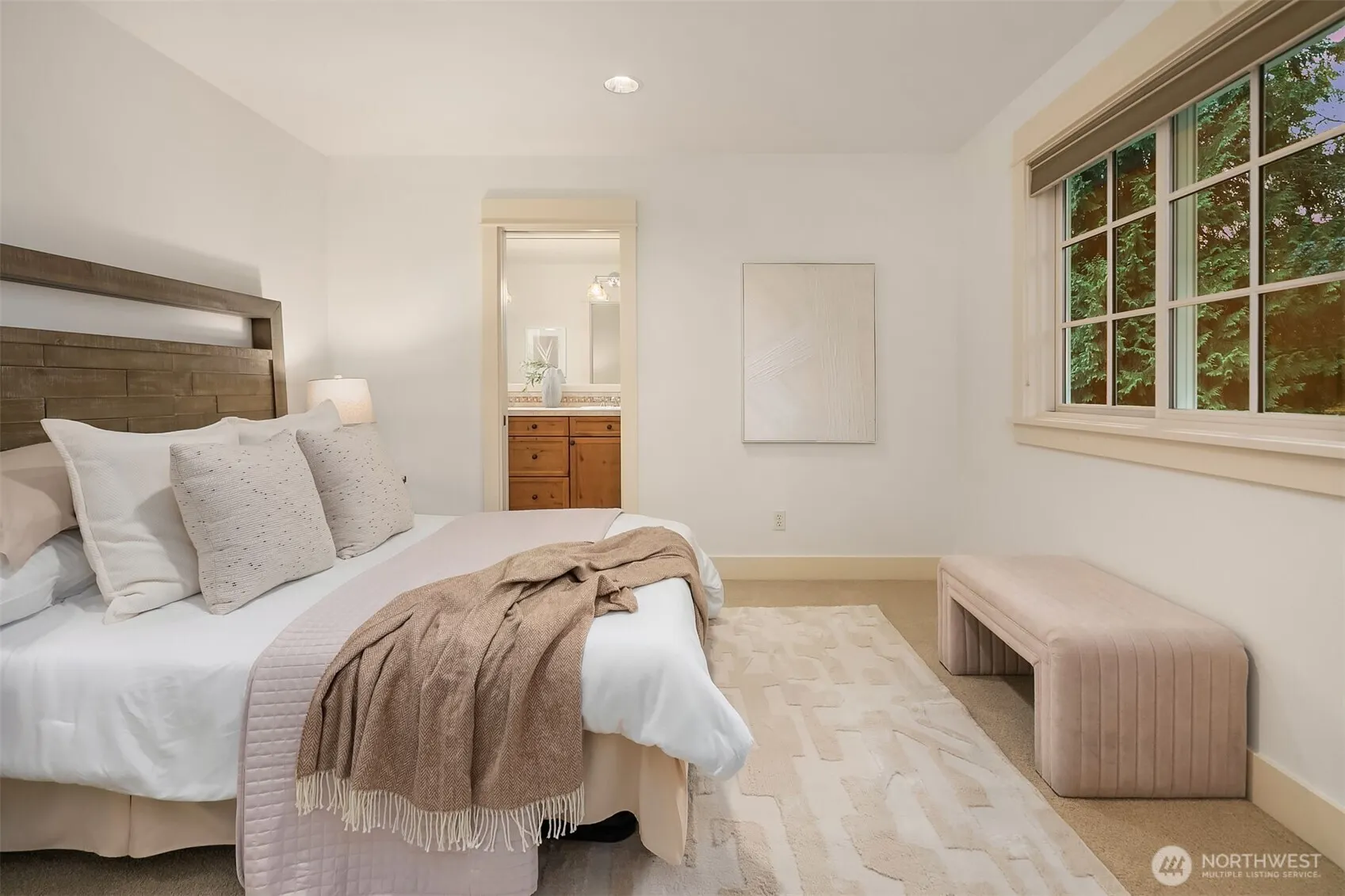10605 SE 30th Street , Bellevue, WA 98004