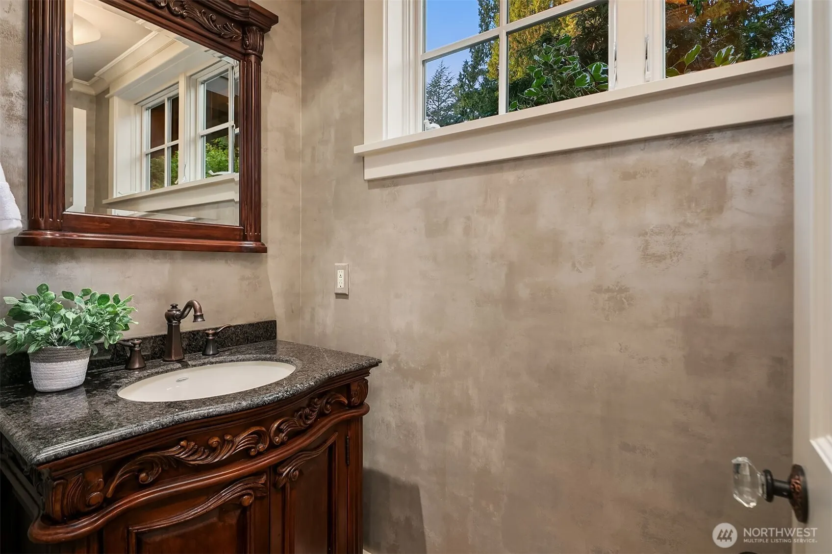 10605 SE 30th Street , Bellevue, WA 98004