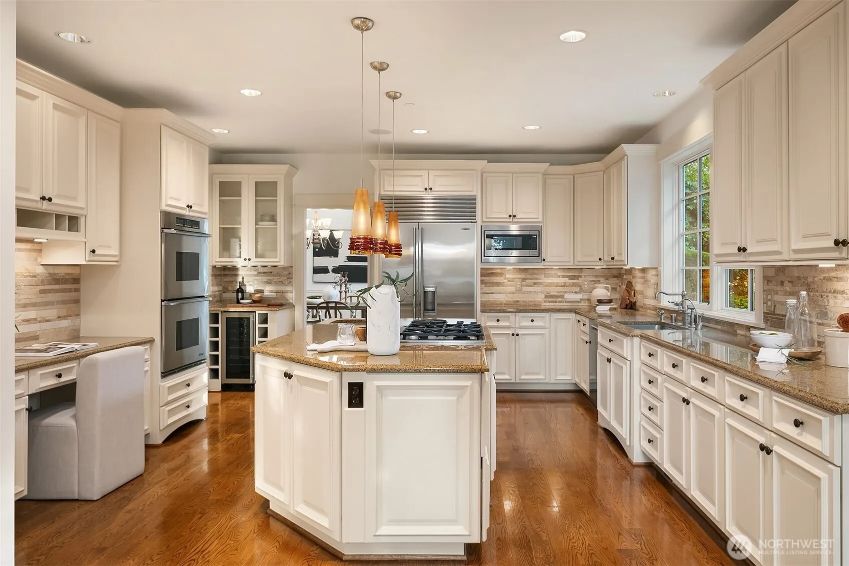 10605 SE 30th Street , Bellevue, WA 98004
