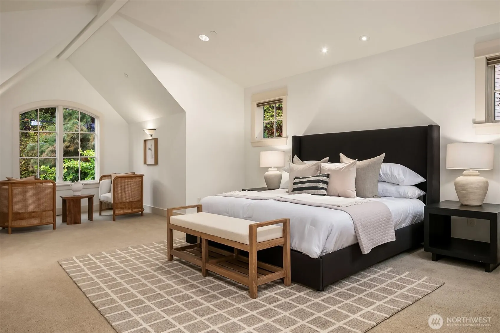 10605 SE 30th Street , Bellevue, WA 98004