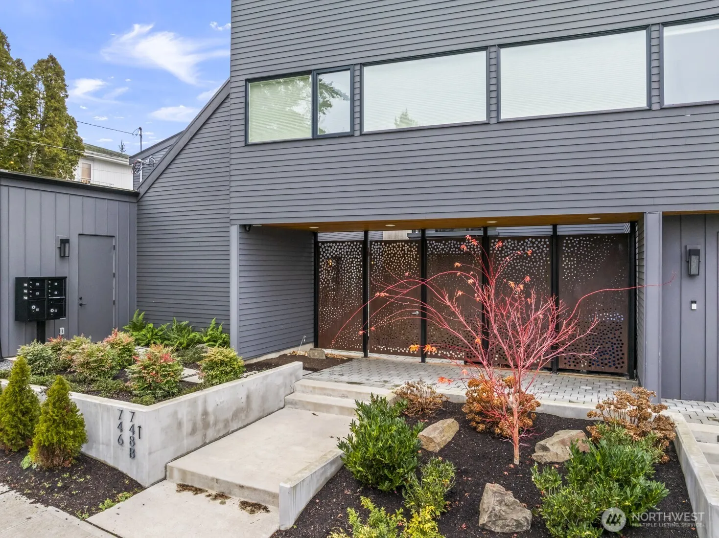 748 N 96th Street #B, Seattle, WA 98103