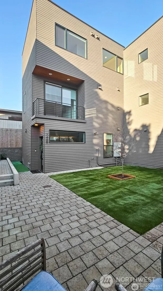 748 N 96th Street #B, Seattle, WA 98103