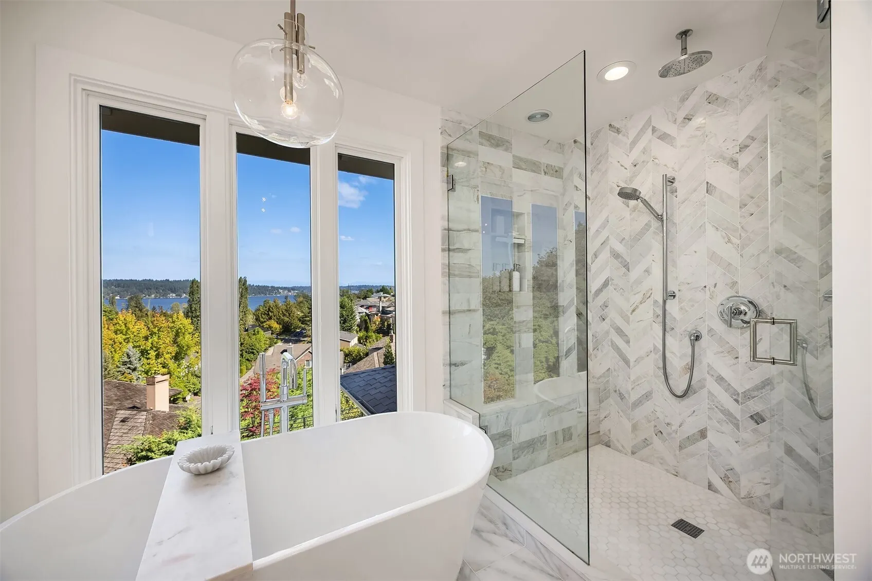 8902 45th Avenue NE, Seattle, WA 98115