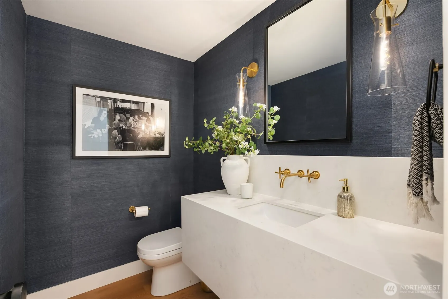 8902 45th Avenue NE, Seattle, WA 98115