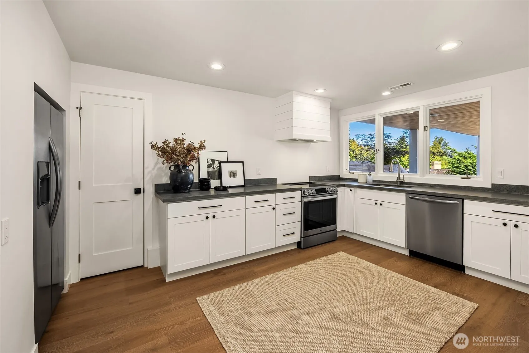 8902 45th Avenue NE, Seattle, WA 98115