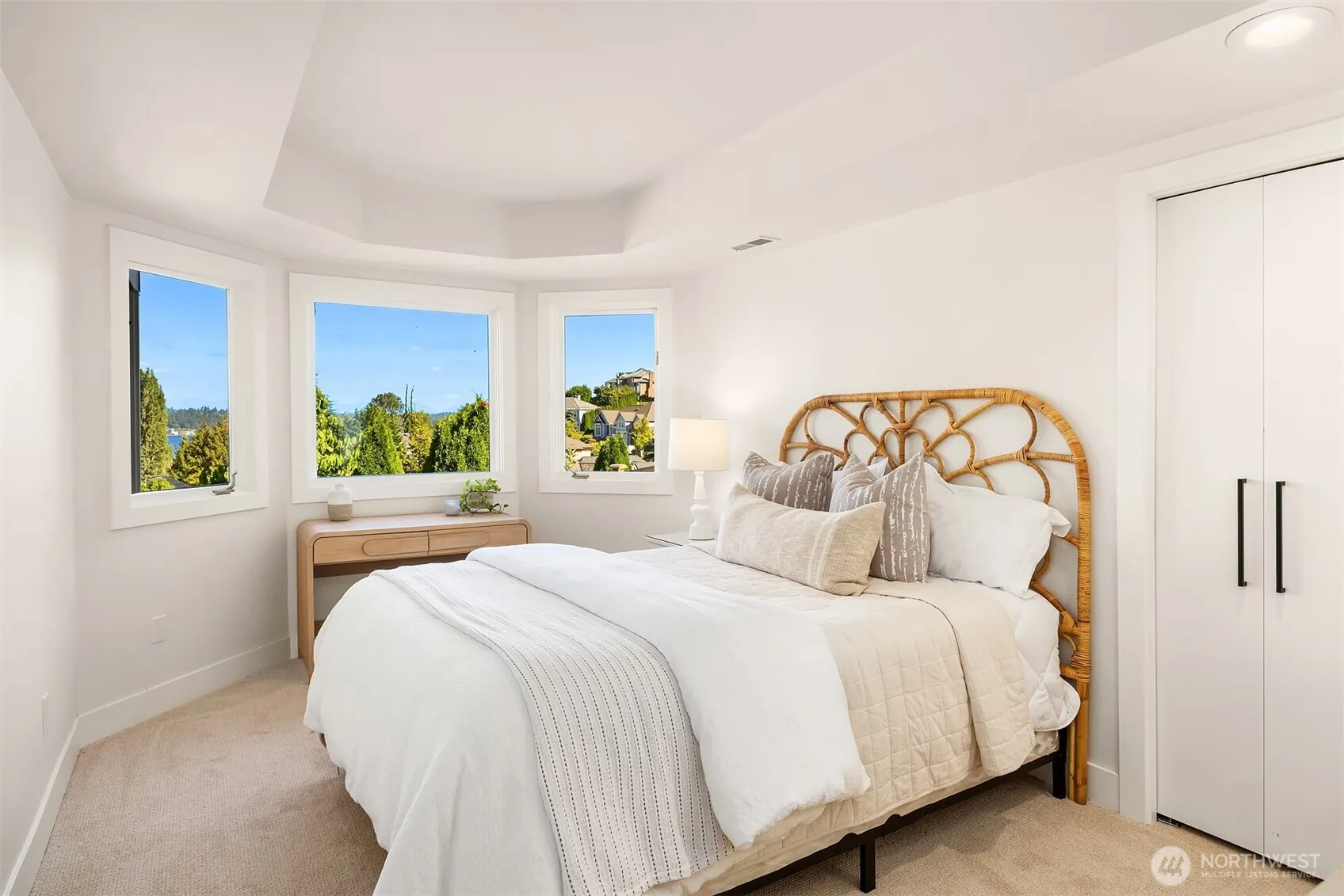 8902 45th Avenue NE, Seattle, WA 98115