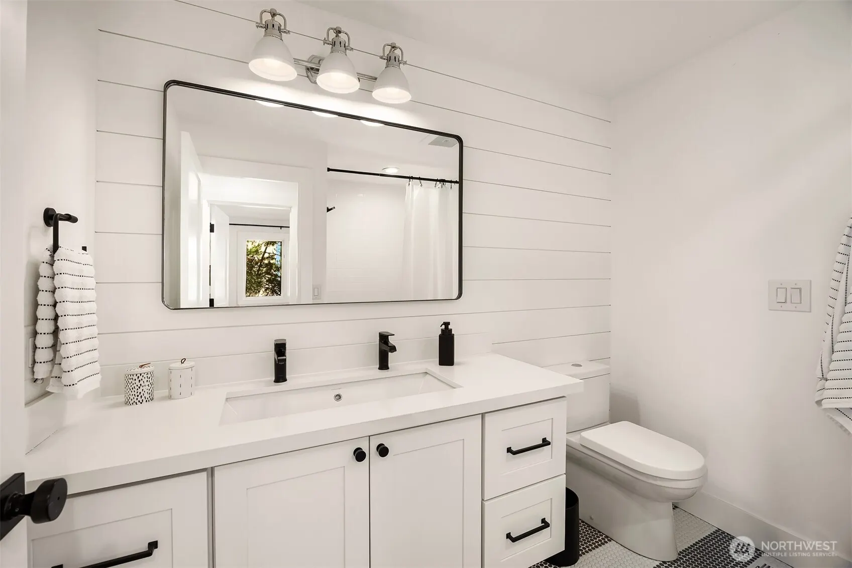 8902 45th Avenue NE, Seattle, WA 98115