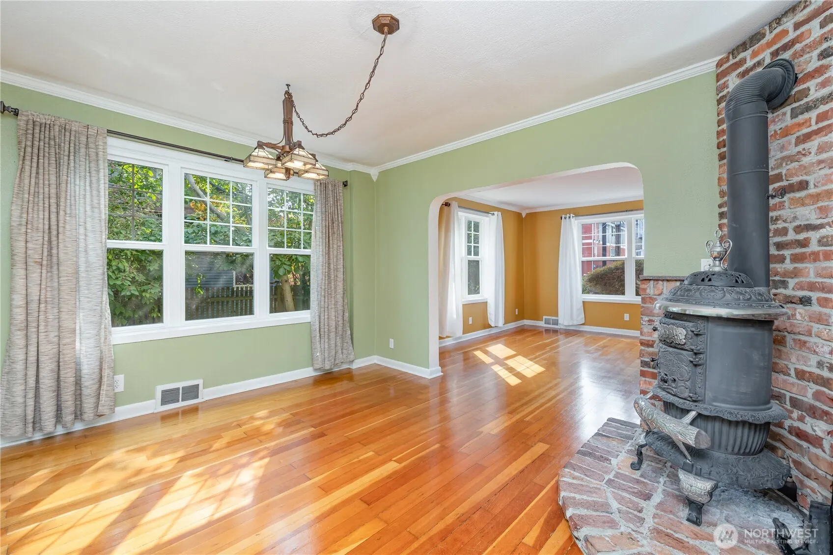 7038 14th Avenue NW, Seattle, WA 98117