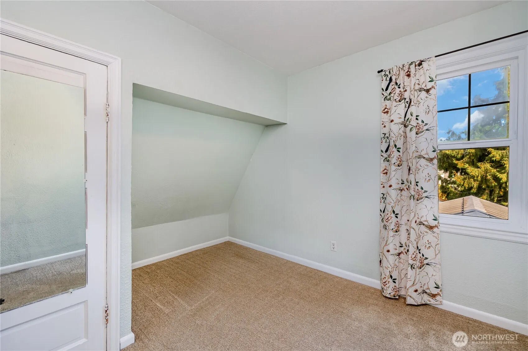 7038 14th Avenue NW, Seattle, WA 98117
