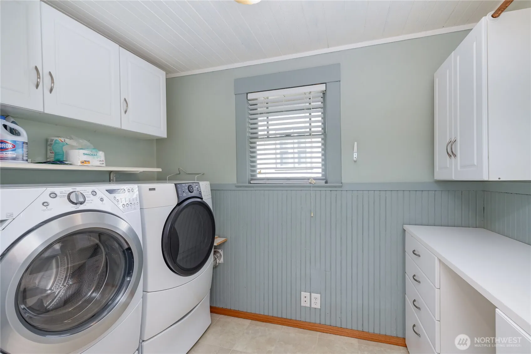 7038 14th Avenue NW, Seattle, WA 98117