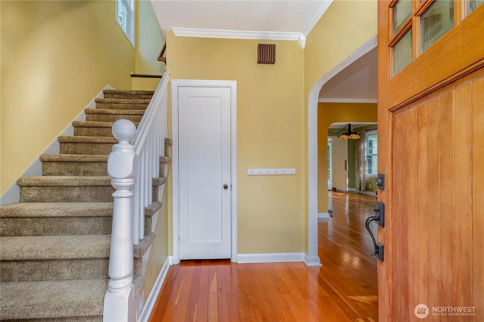 7038 14th Avenue NW, Seattle, WA 98117