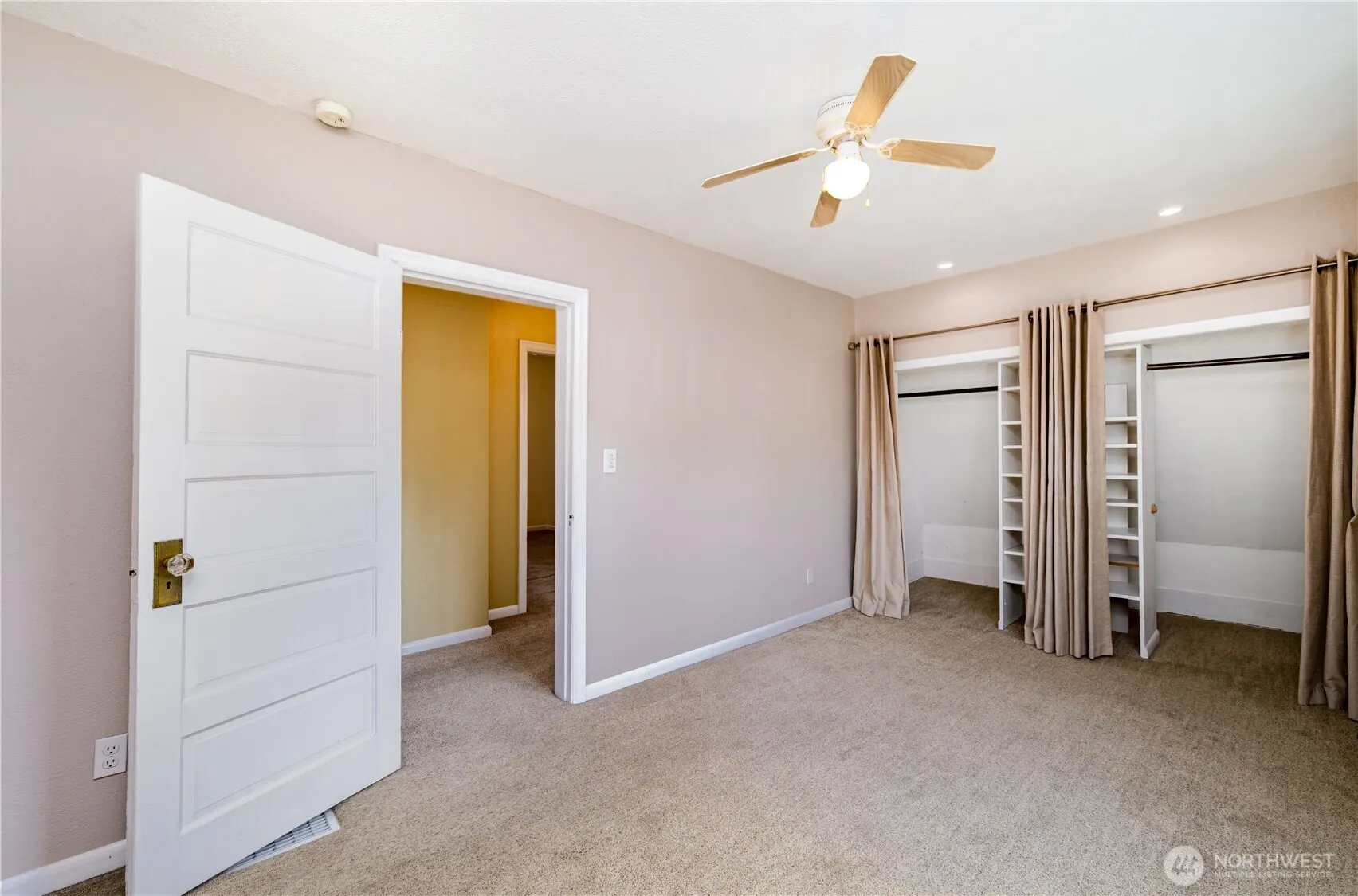 7038 14th Avenue NW, Seattle, WA 98117