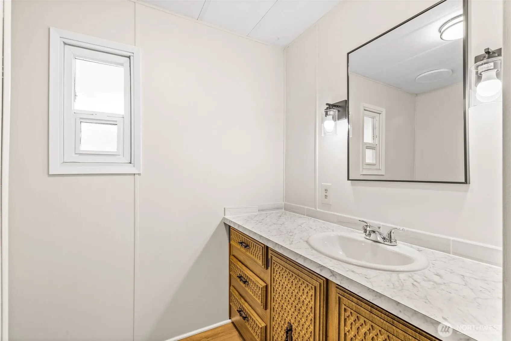 11330 E Riverside Drive #7, Bothell, WA 98011