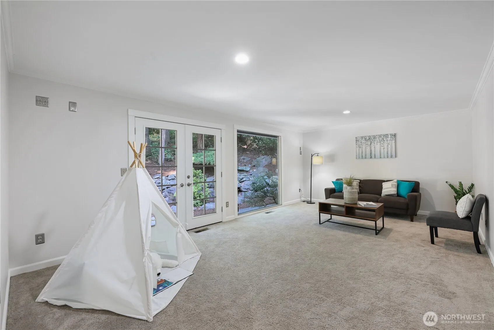 21700 SE 37th Street , Sammamish, WA 98075