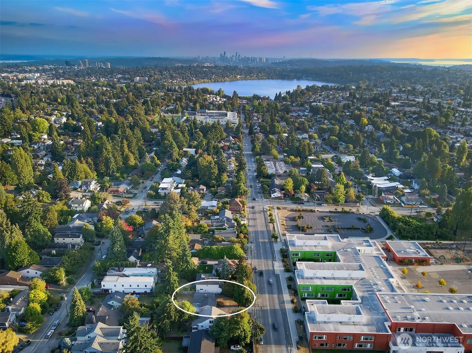 9042 Wallingford Avenue N, Seattle, WA 98103