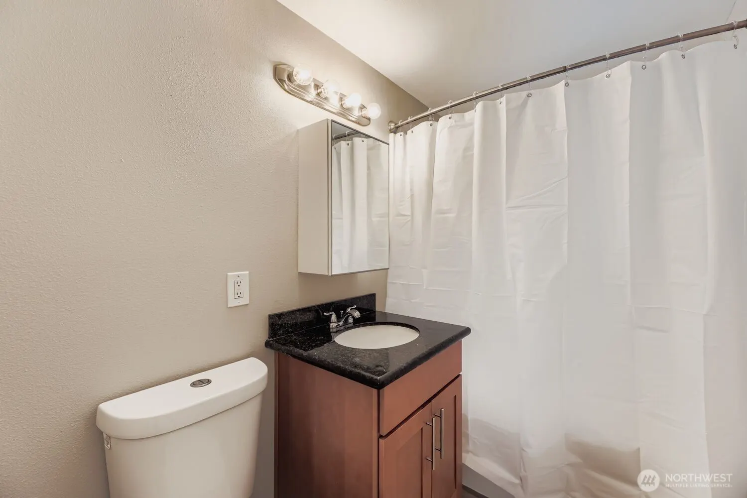 9042 Wallingford Avenue N, Seattle, WA 98103