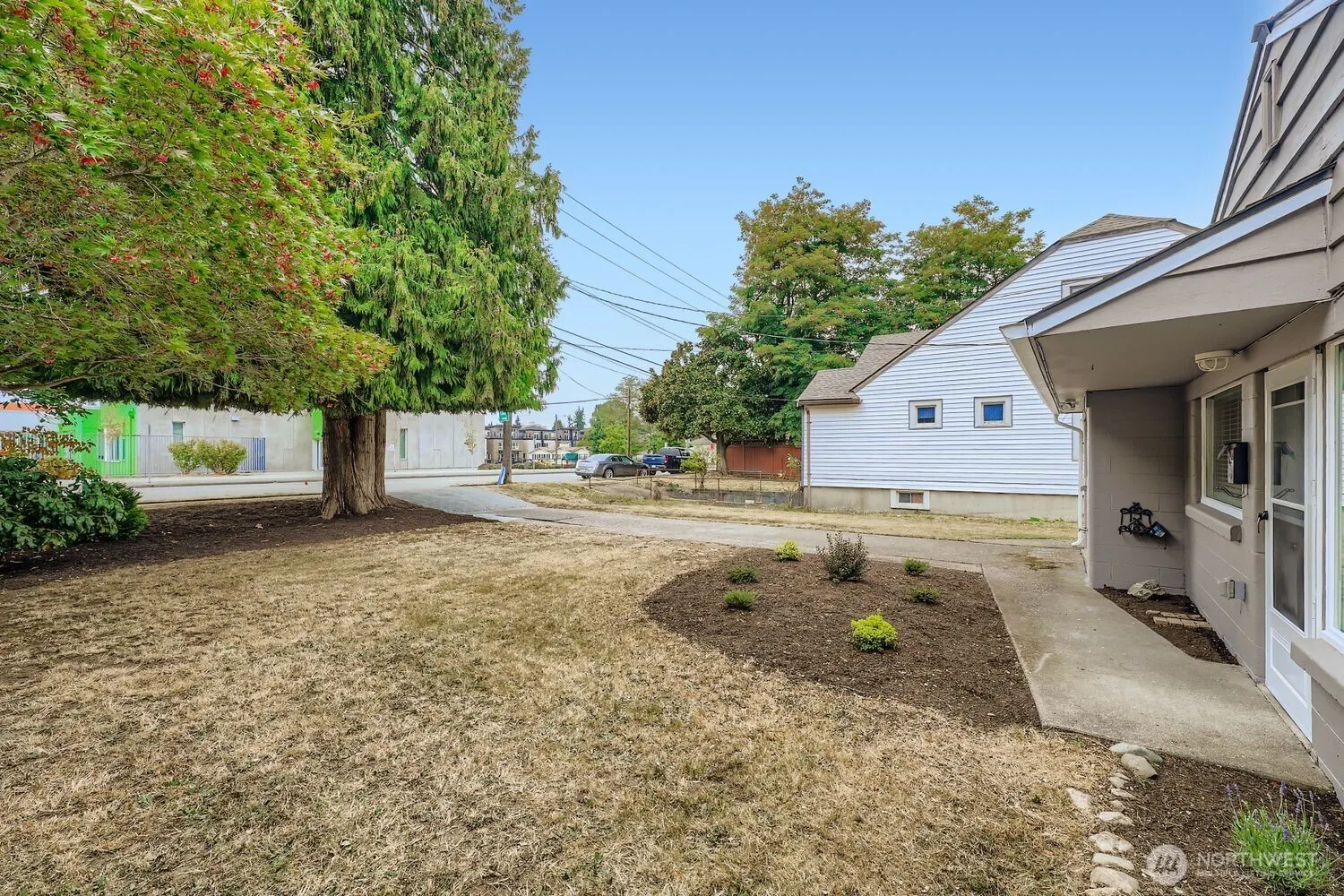 9042 Wallingford Avenue N, Seattle, WA 98103