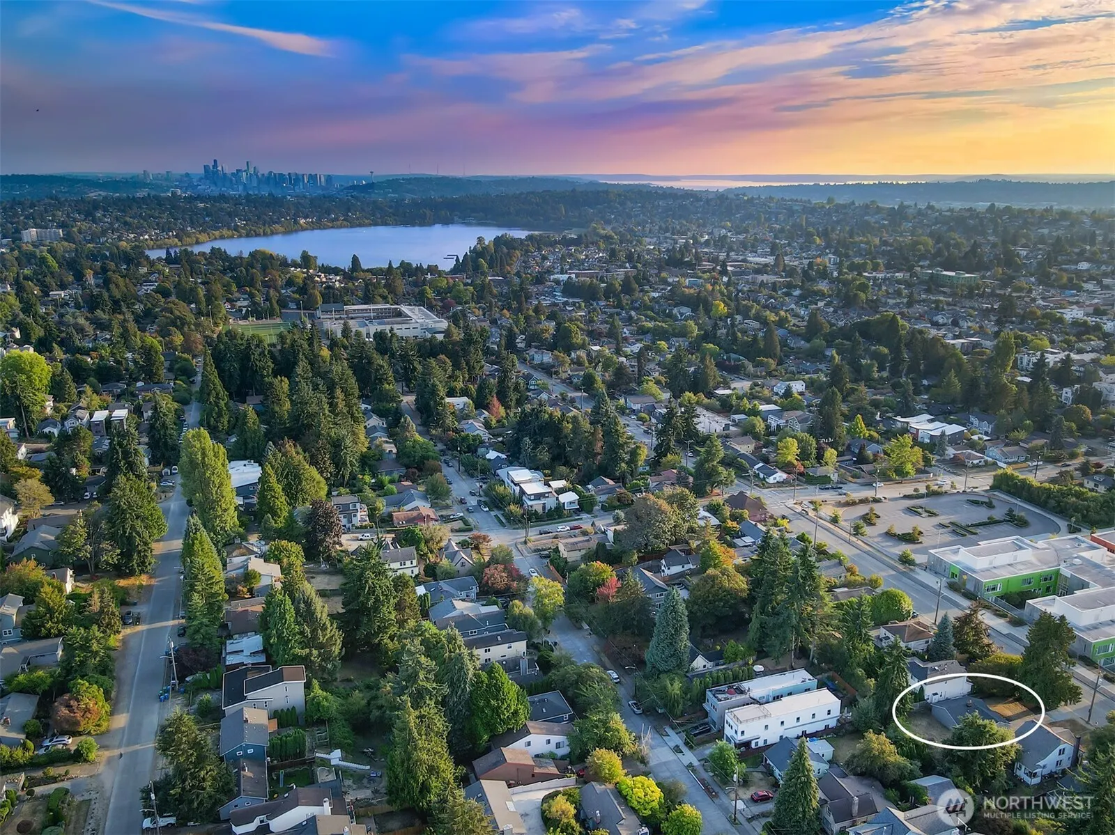 9042 Wallingford Avenue N, Seattle, WA 98103