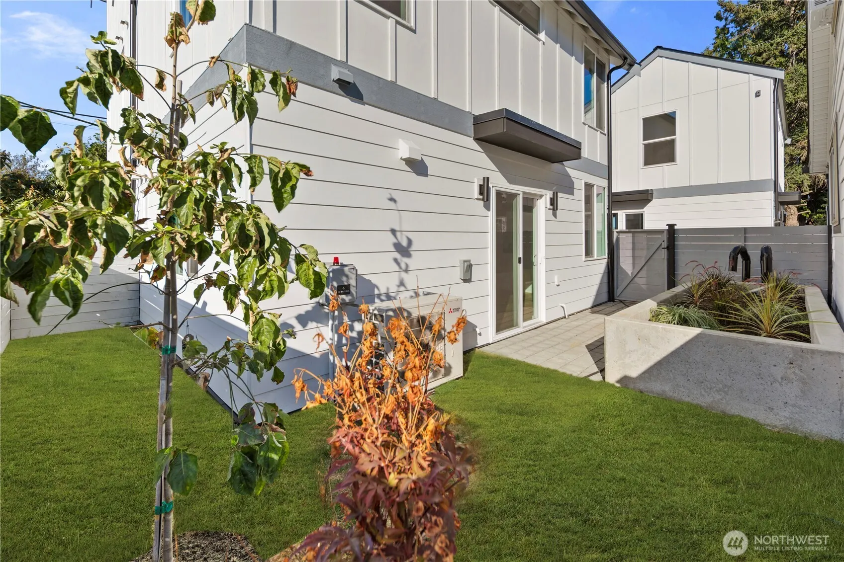 818 B S Sullivan Street , Seattle, WA 98108