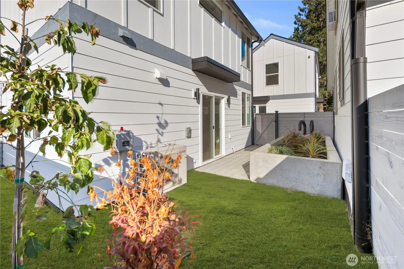 818 B S Sullivan Street , Seattle, WA 98108