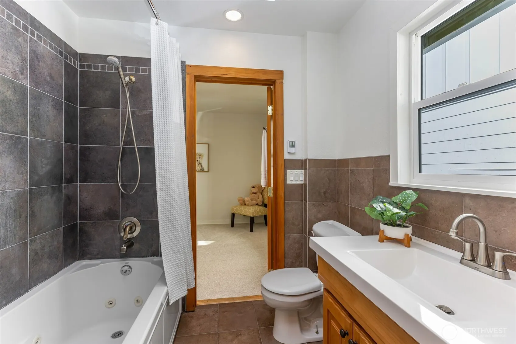 3259 47th Avenue SW, Seattle, WA 98116