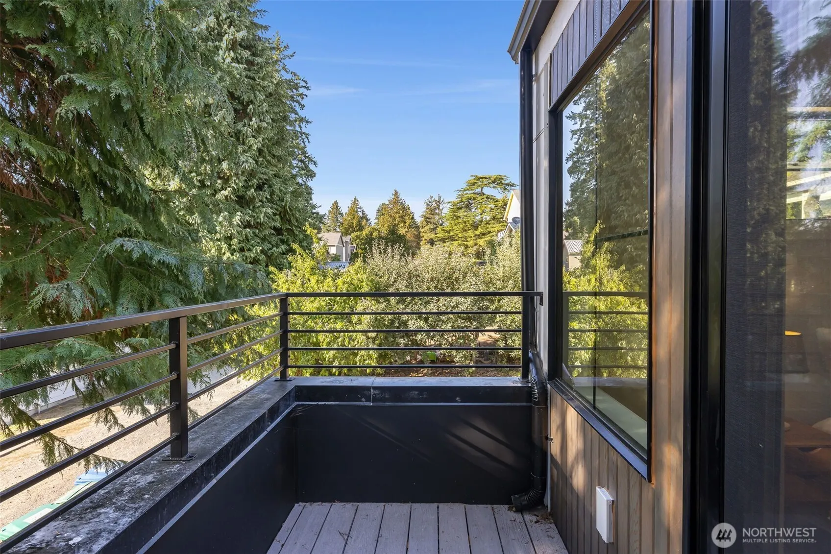 10717 2nd Avenue NW, Seattle, WA 98177-4807