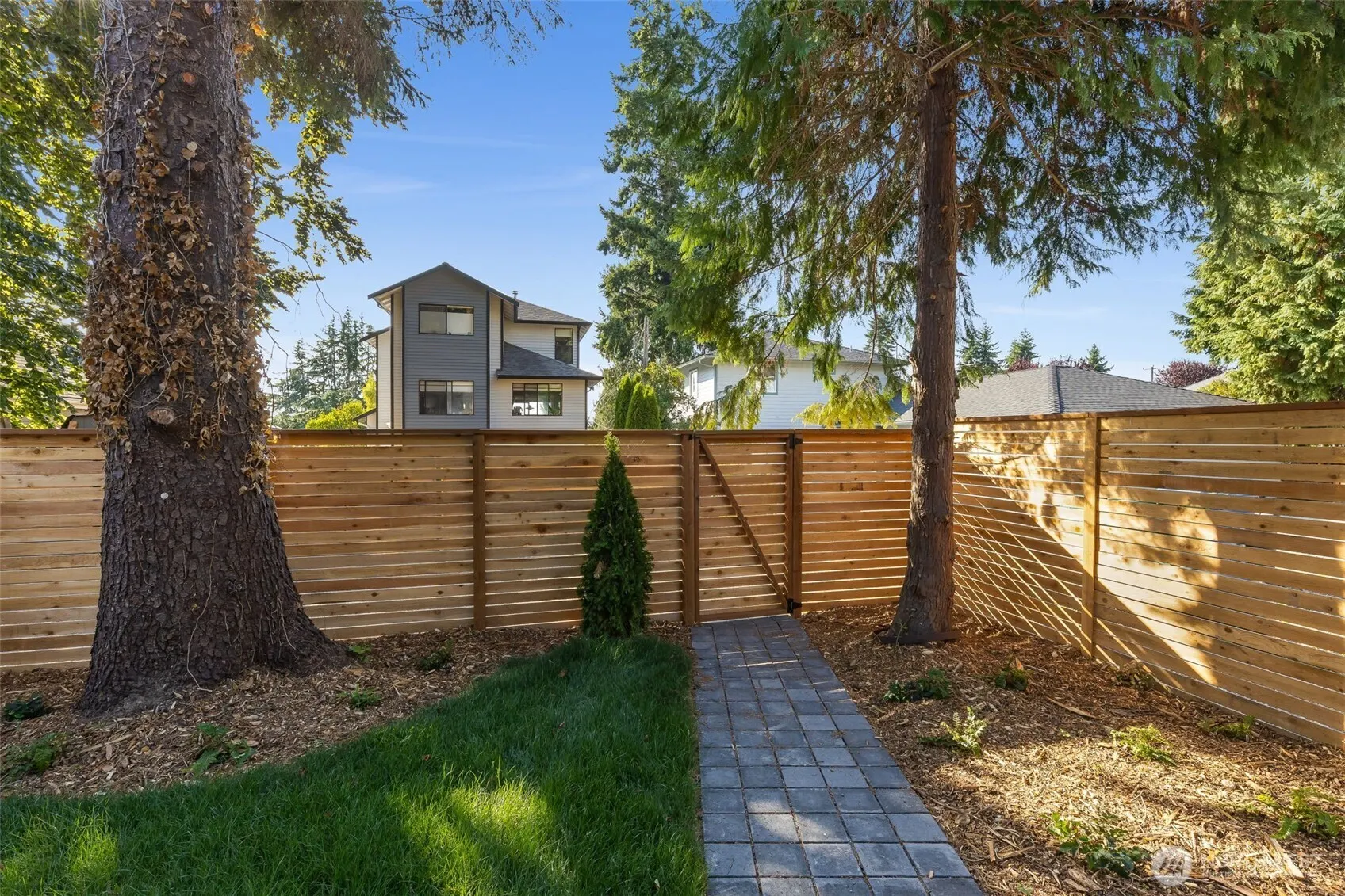 10717 2nd Avenue NW, Seattle, WA 98177-4807