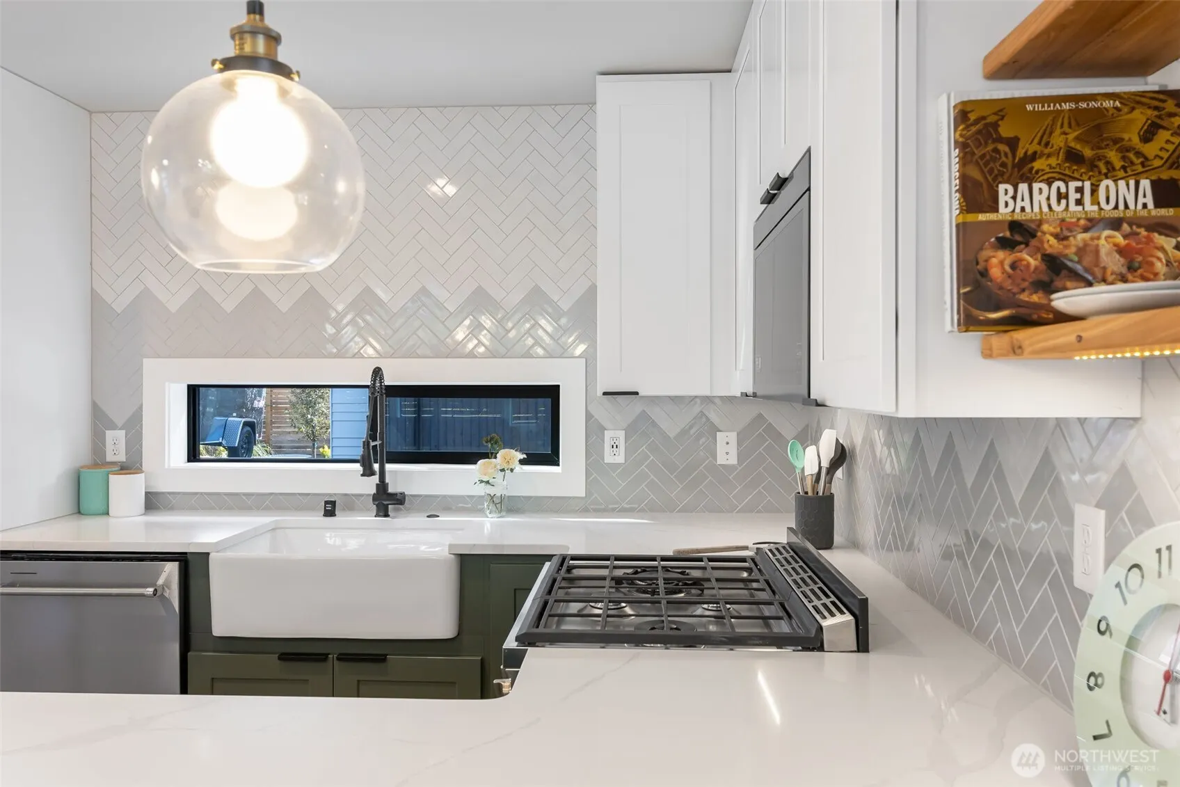 10717 2nd Avenue NW, Seattle, WA 98177-4807