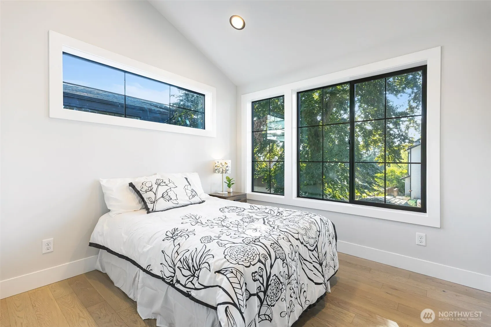 10717 2nd Avenue NW, Seattle, WA 98177-4807