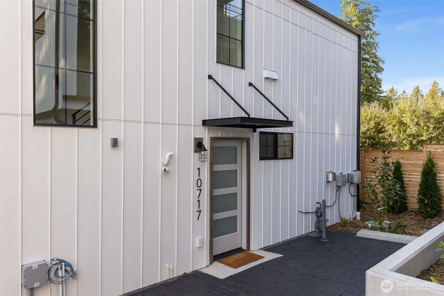 10717 2nd Avenue NW, Seattle, WA 98177-4807