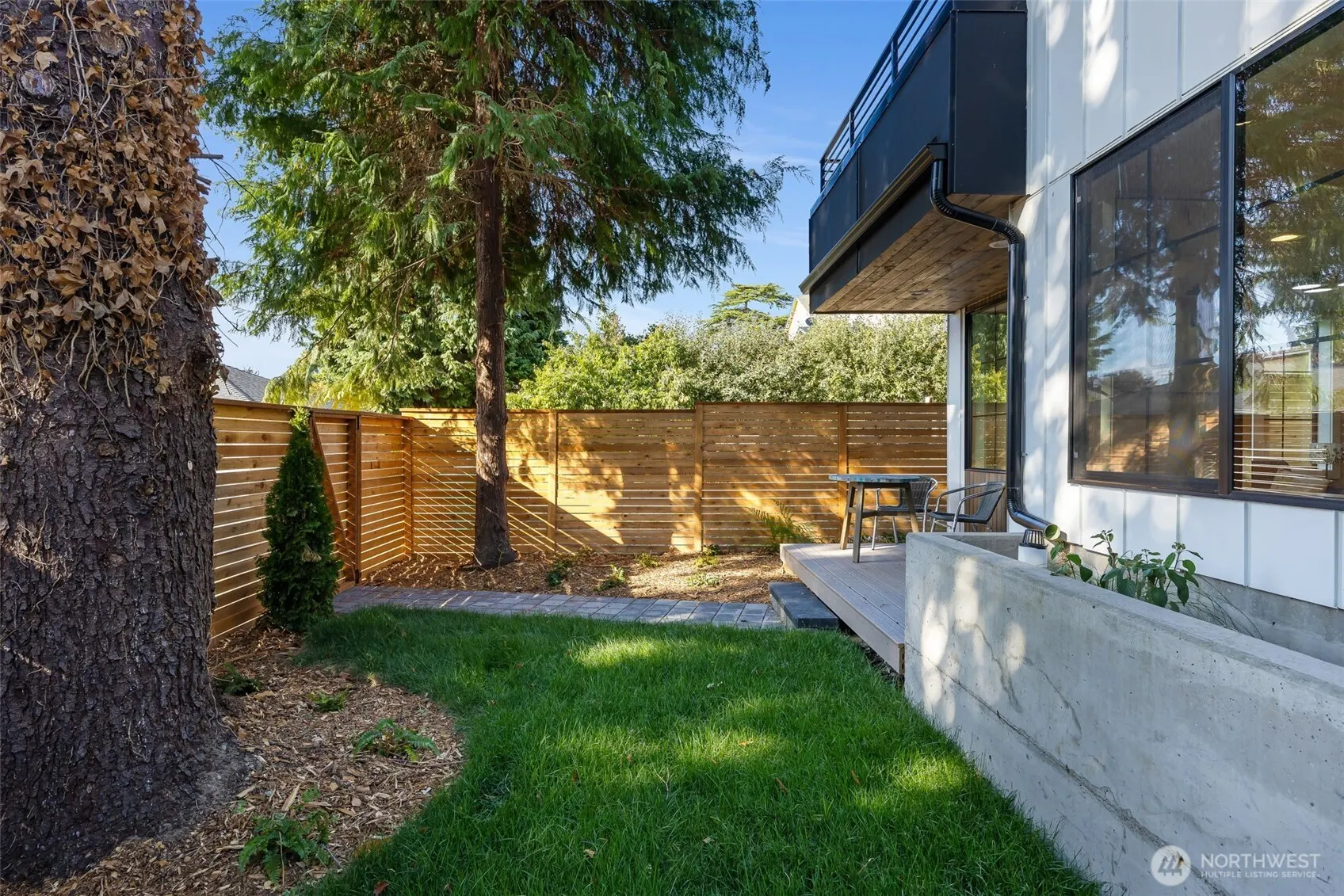 10717 2nd Avenue NW, Seattle, WA 98177-4807