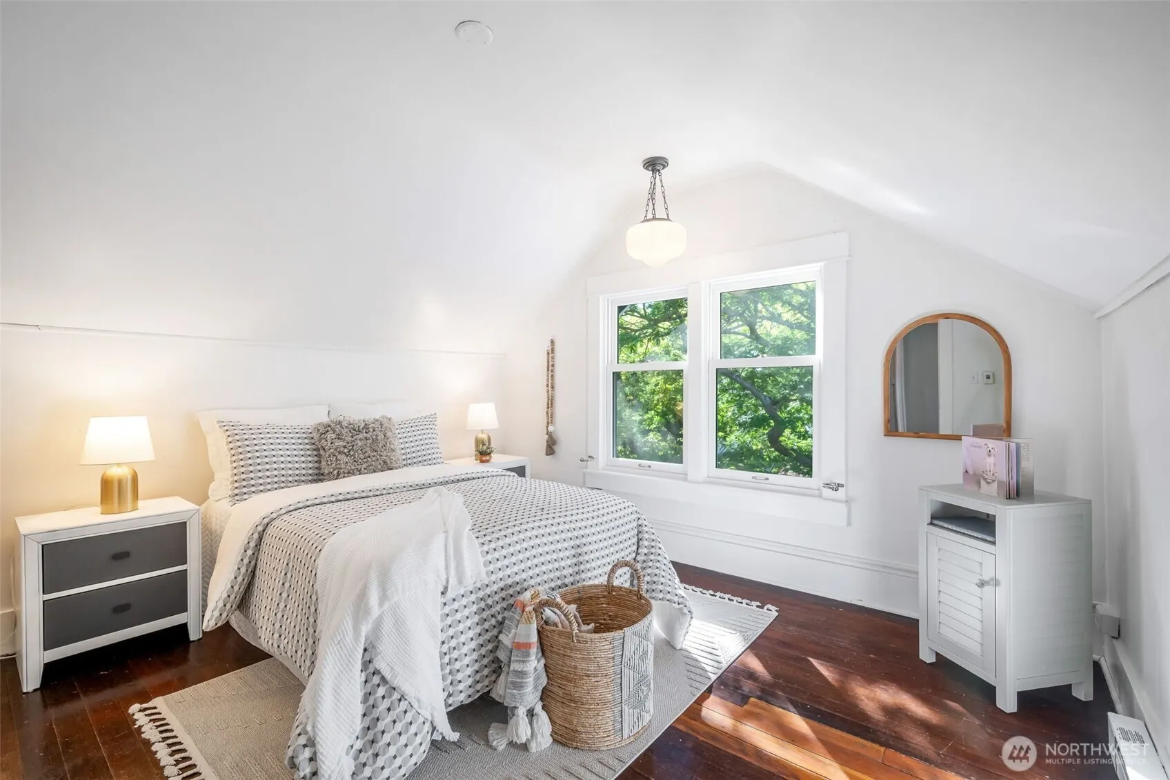 7332 23rd Avenue NW, Seattle, WA 98117